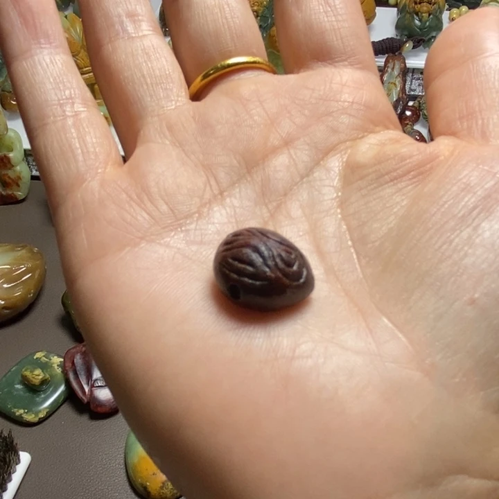 醉***歌未镶嵌岫岩河磨玉（透闪石质玉）珠宝奇石
