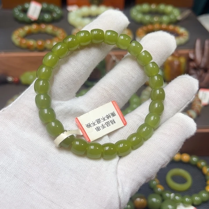 透闪石质玉未镶嵌手链