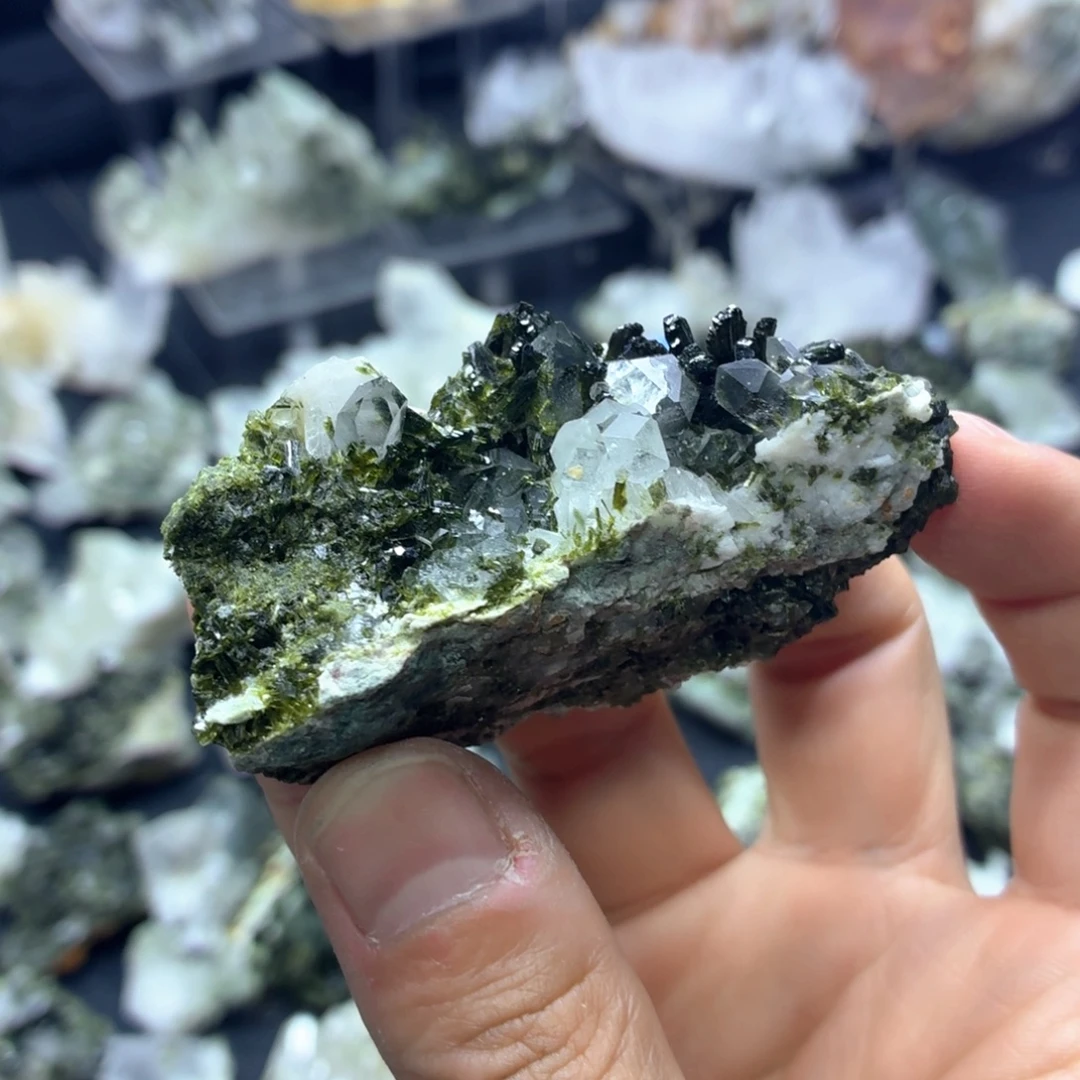 石材月牙绿帘花园山