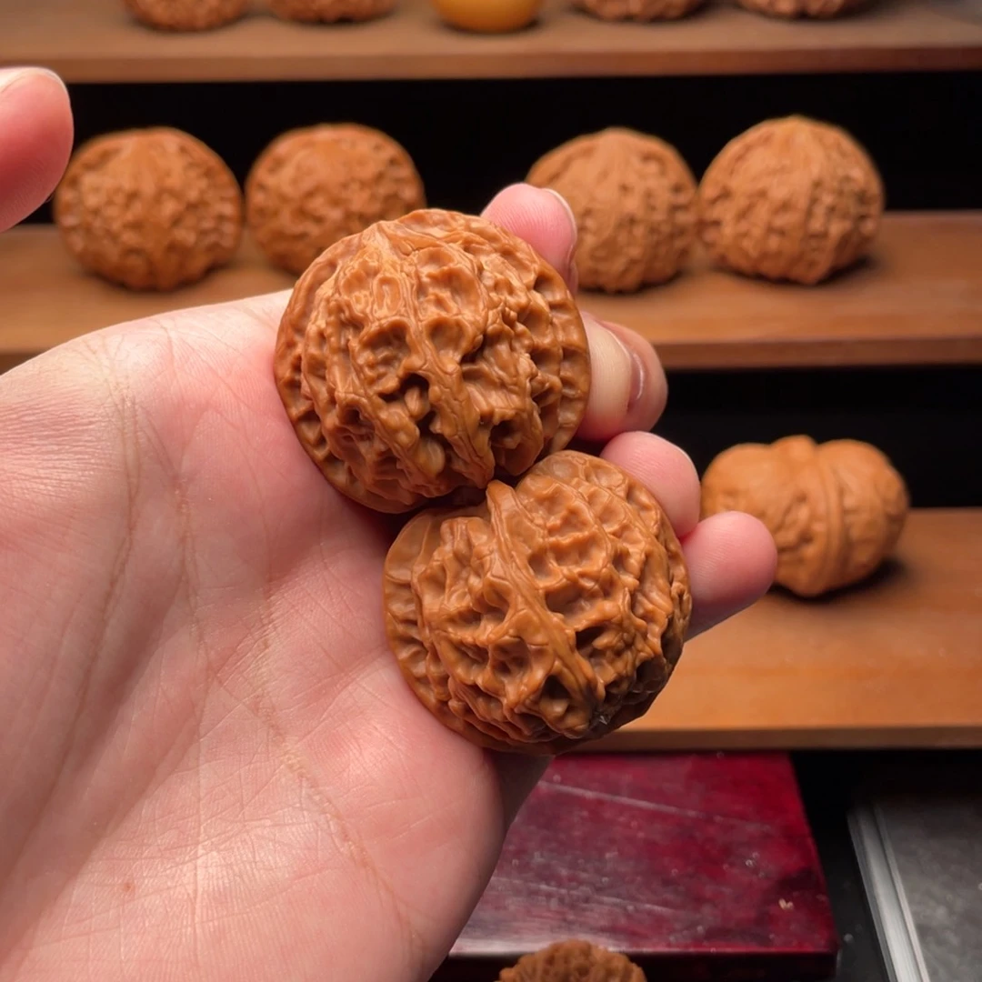 文玩核桃把件39原装红皮毕业苹果园