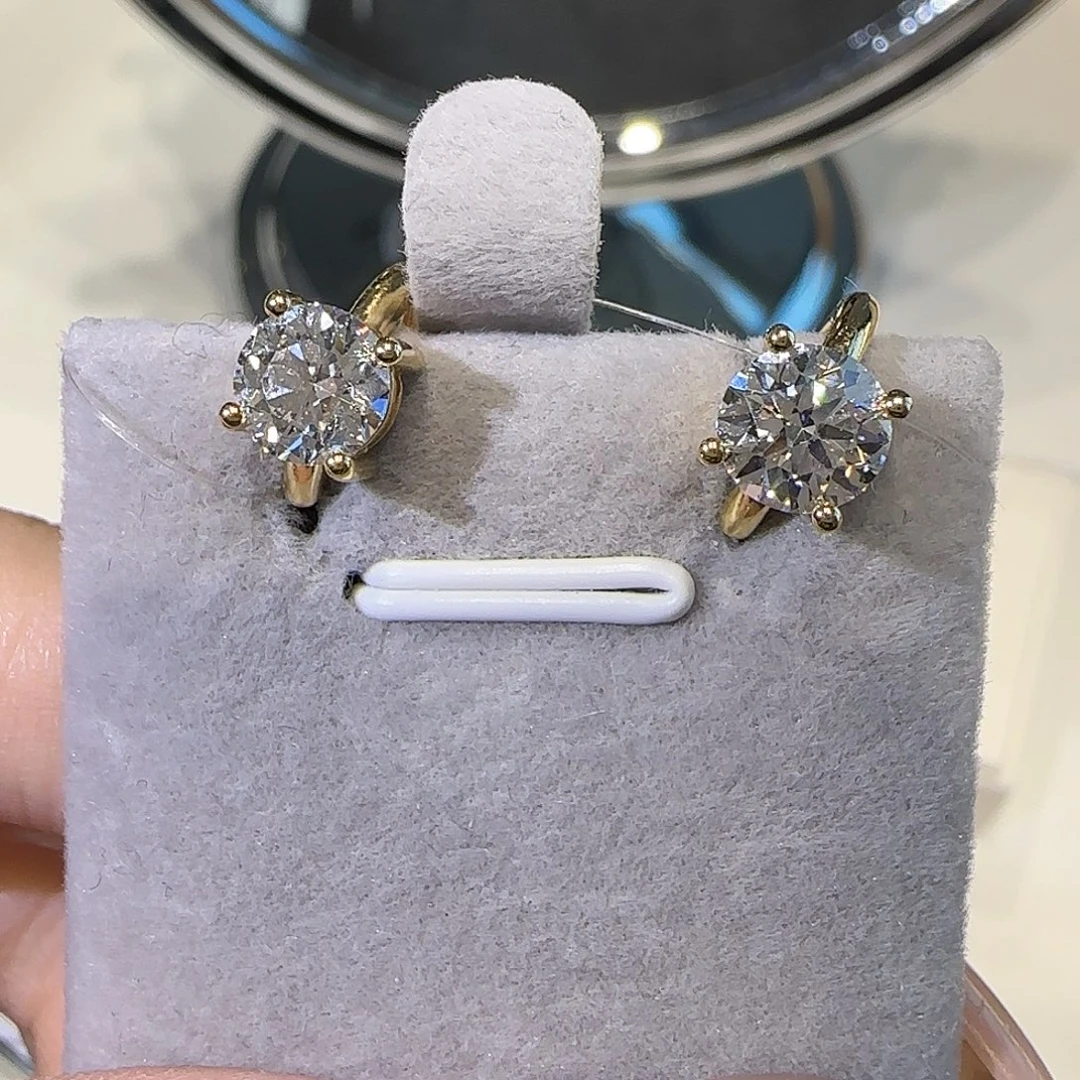 实验室培育钻石18K金镶嵌单钻耳扣1.6卡