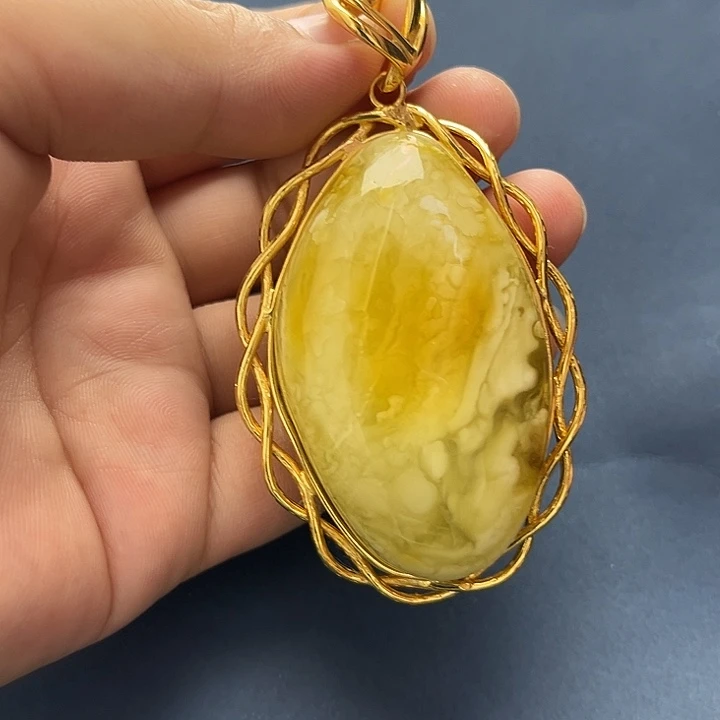 琥珀未镶嵌裸石吊坠
