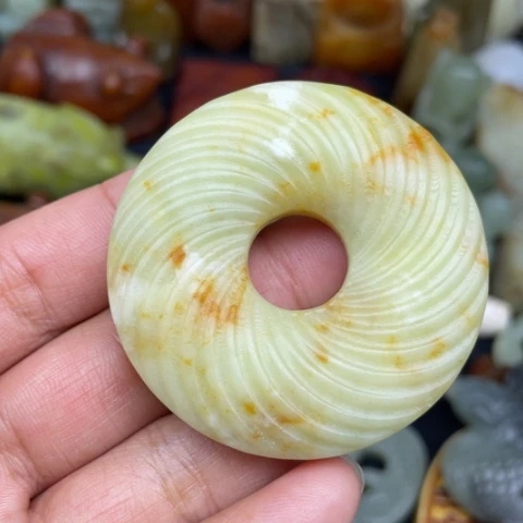 蛇纹石玉未镶嵌颈饰19