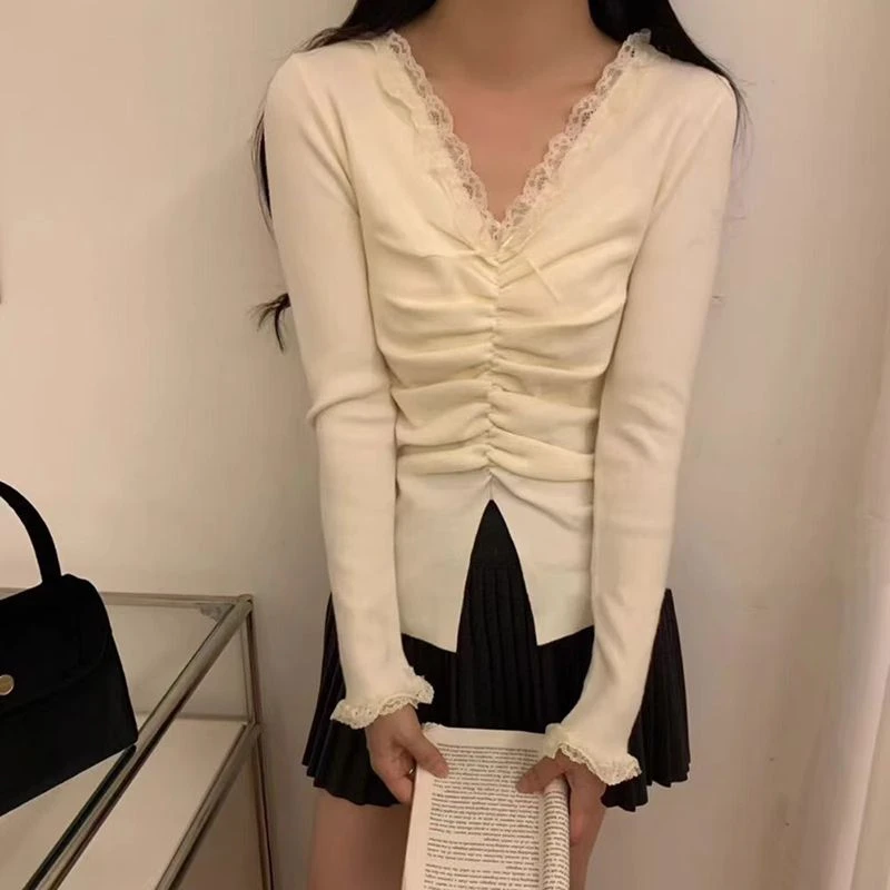 法式气质蕾丝边针织衫长袖高级洋气减龄小衫内搭短款收腰显瘦毛衣