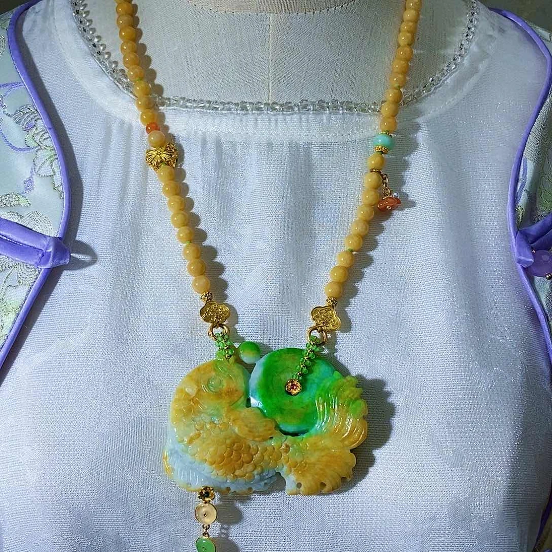 翡翠未镶嵌颈饰吊坠