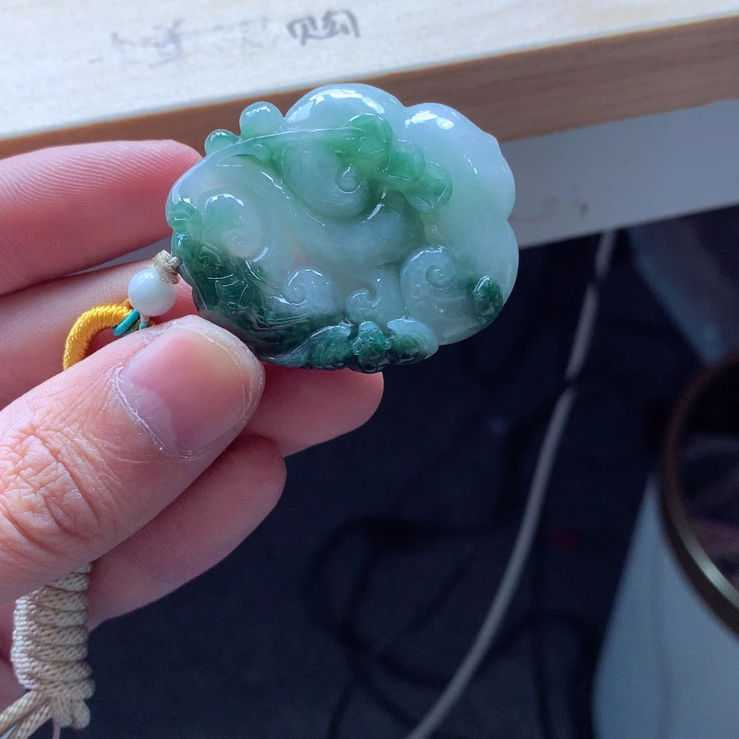 翡翠颈饰未镶嵌吊坠
