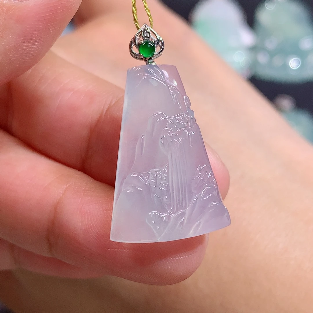 翡翠18K金镶嵌颈饰山水牌