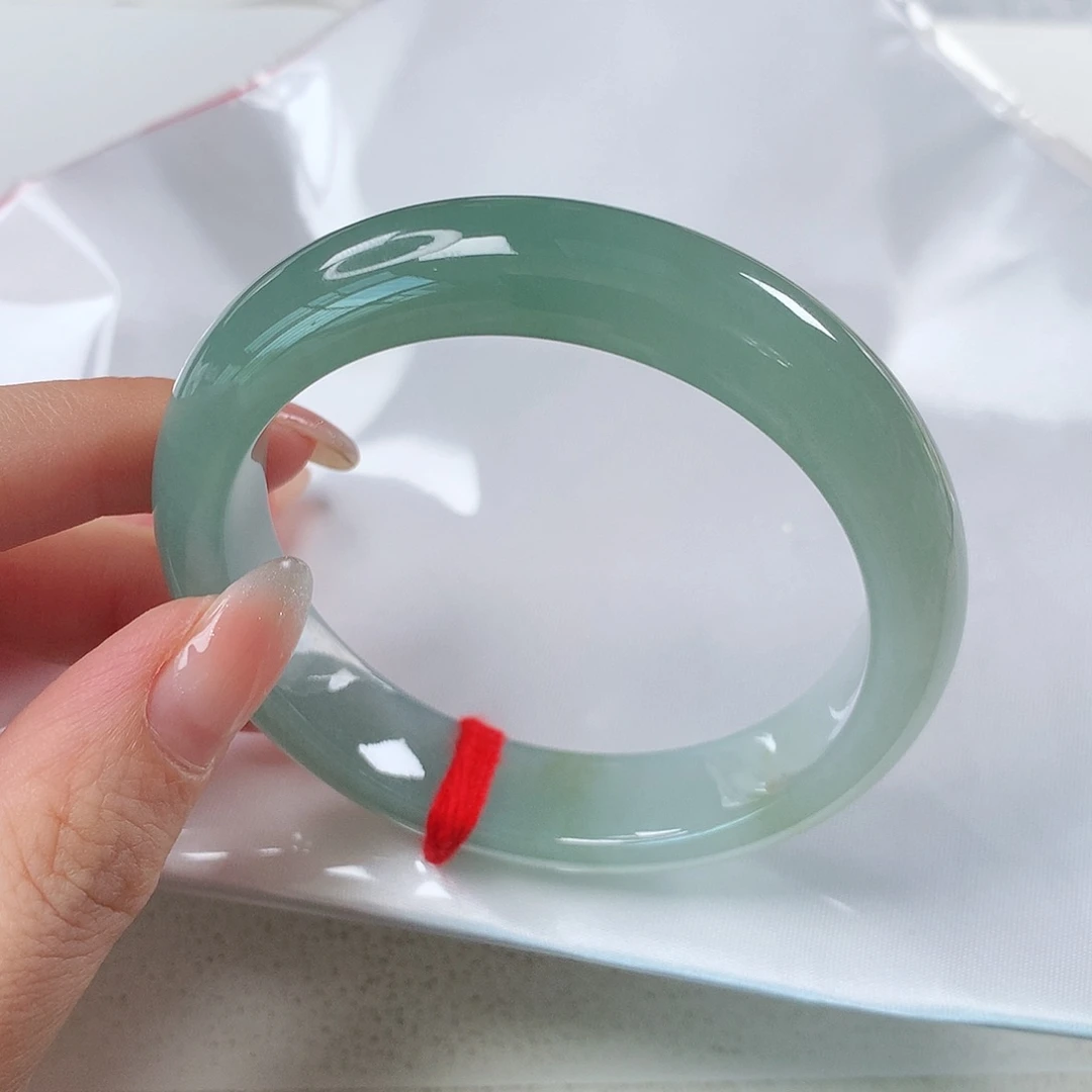 翡翠手镯未镶嵌 正圈