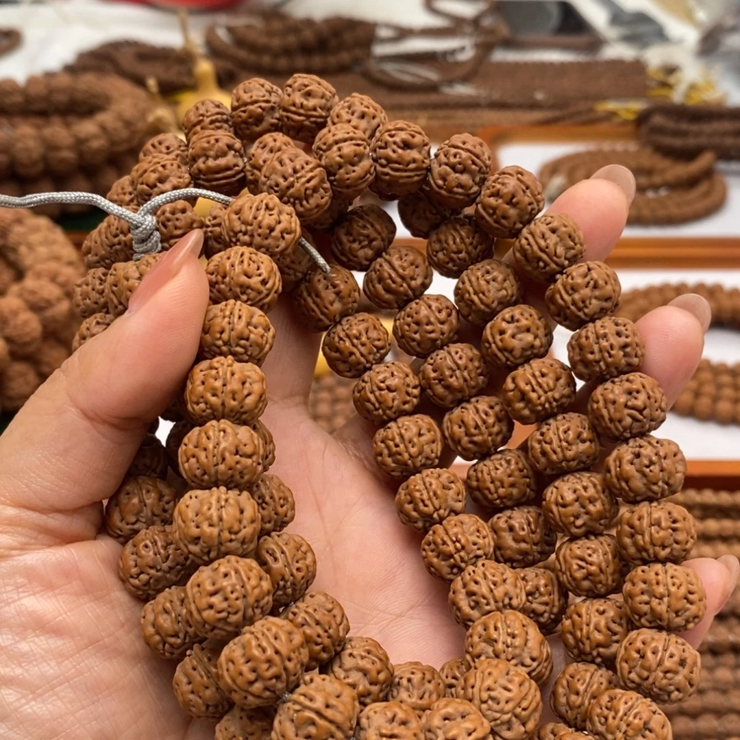 李***.金刚菩提吊坠纯血老树王手持13➕