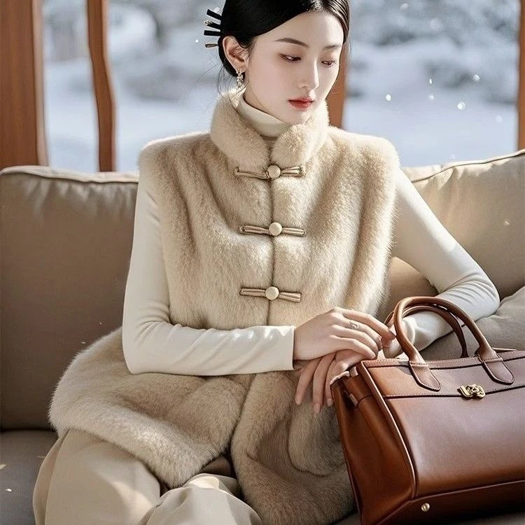 新中式女装杏色毛毛马甲背心保暖加厚国风盘扣立领时尚休闲季坎肩