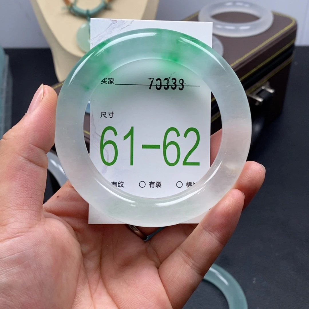 ˶***˶未镶嵌手镯石英岩玉