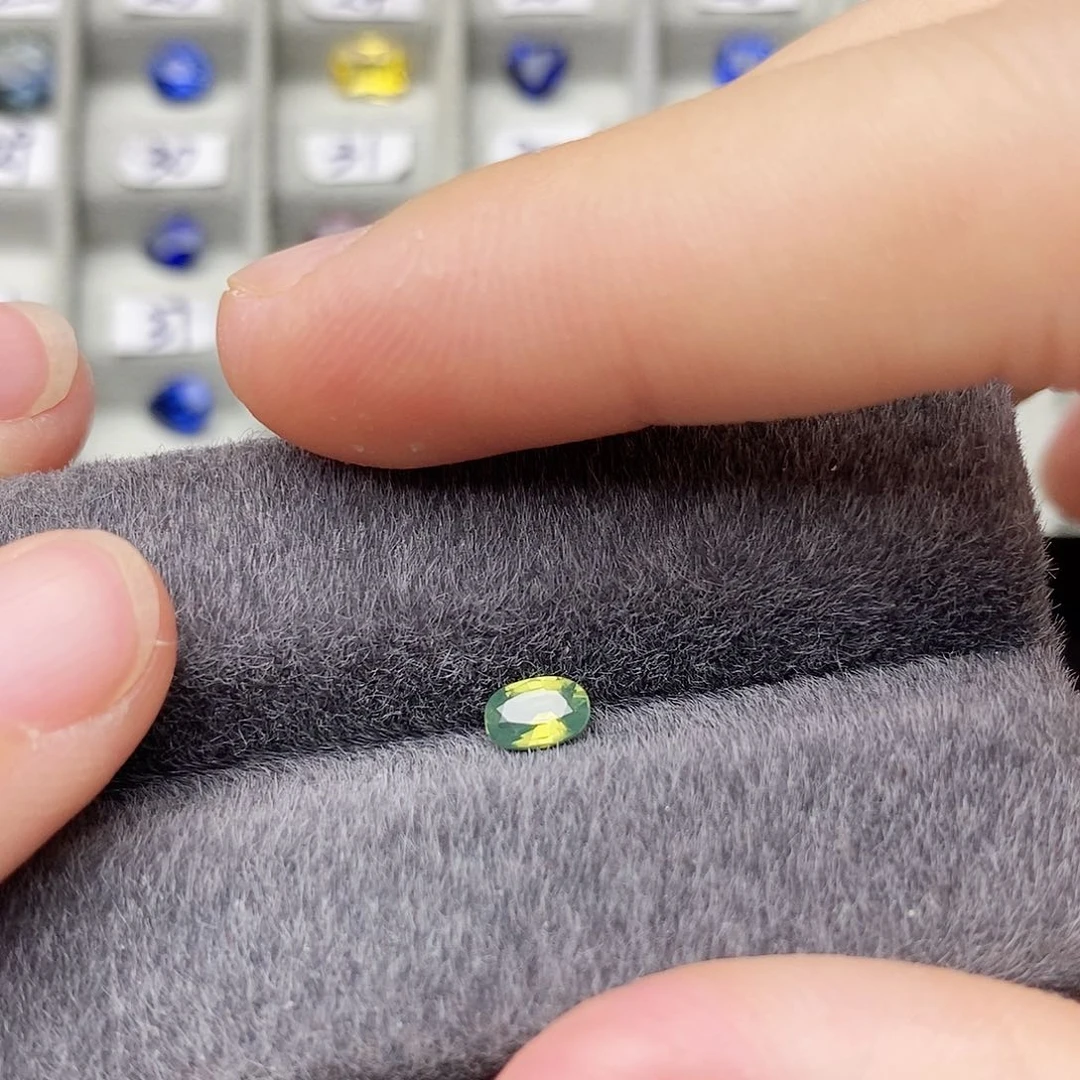 蓝宝石裸石未镶嵌奶体黄绿色颜色漂亮0.47ct/1584号