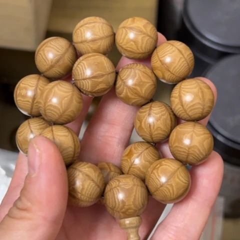 王***洁吊坠柏香籽/百香籽