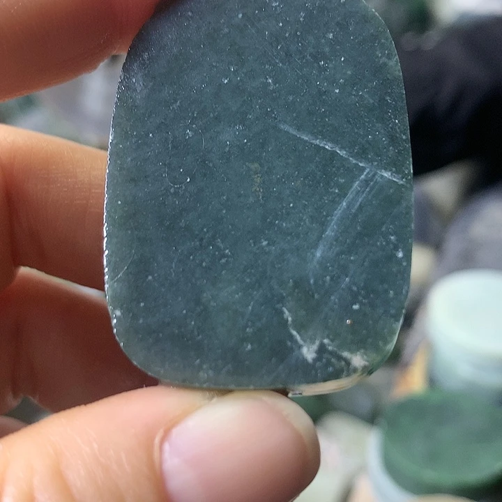 颈饰未镶嵌和田玉（糖玉）