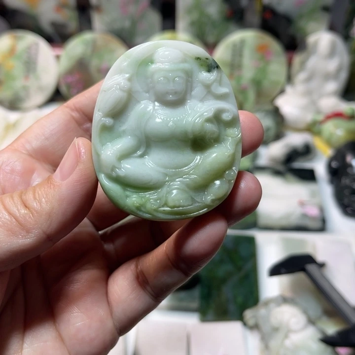 独山玉未镶嵌颈饰