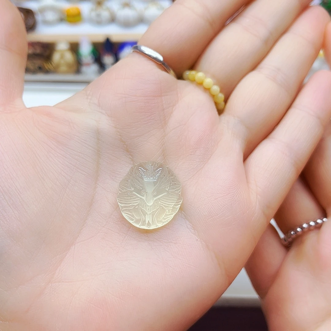 树脂制品手工打磨配饰