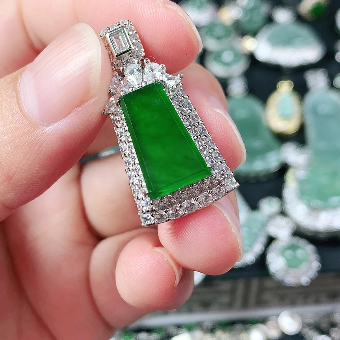 翡翠未镶嵌吊坠(不含链)