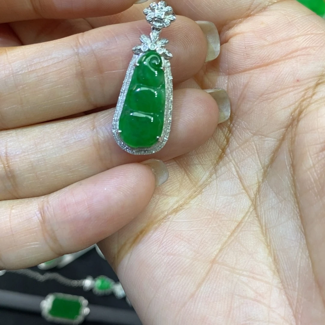 翡翠吊坠(不含链)18K金镶嵌吊坠