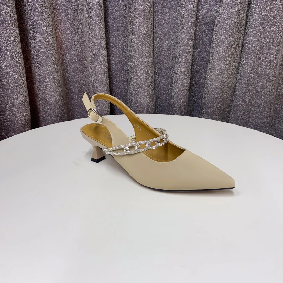 C5322   杏色  夏季新款一字带气质女士包头四季凉鞋