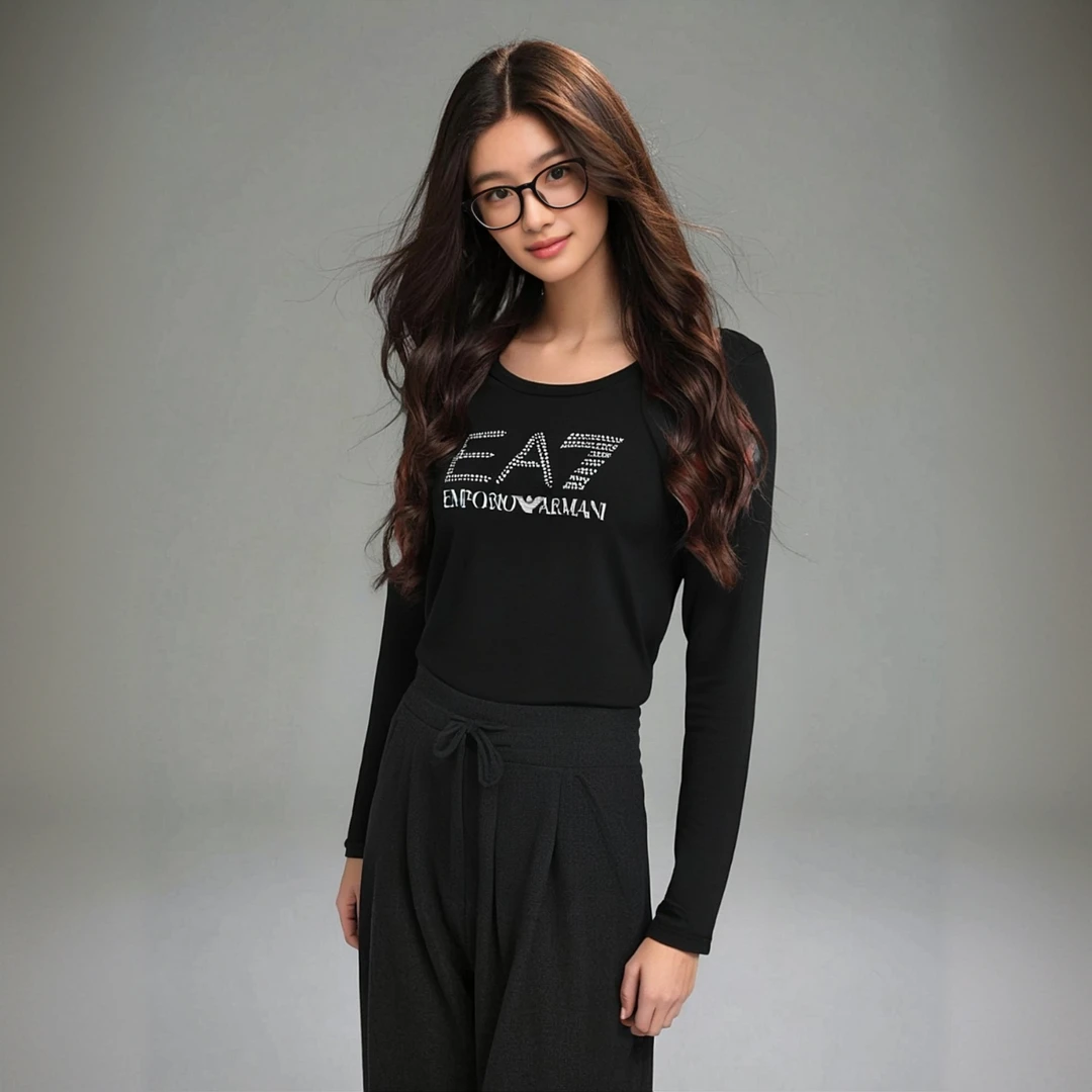 EMPORIO ARMANI/安普里奥·阿玛尼数字印花女士圆领棉质长袖T恤