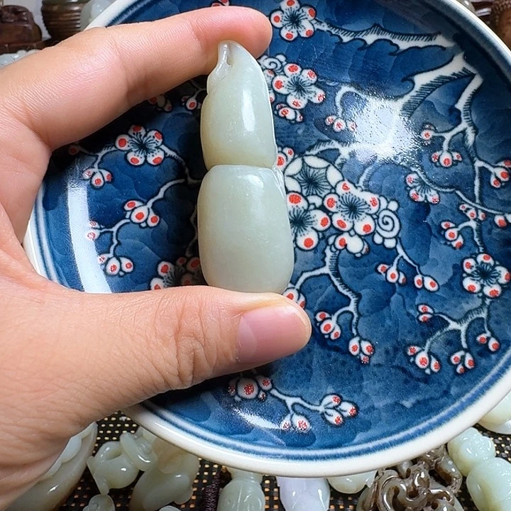 玟***馨瓷片新号开播瓷盘一件