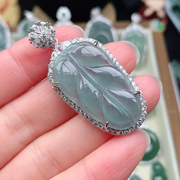 颈饰未镶嵌翡翠吊坠