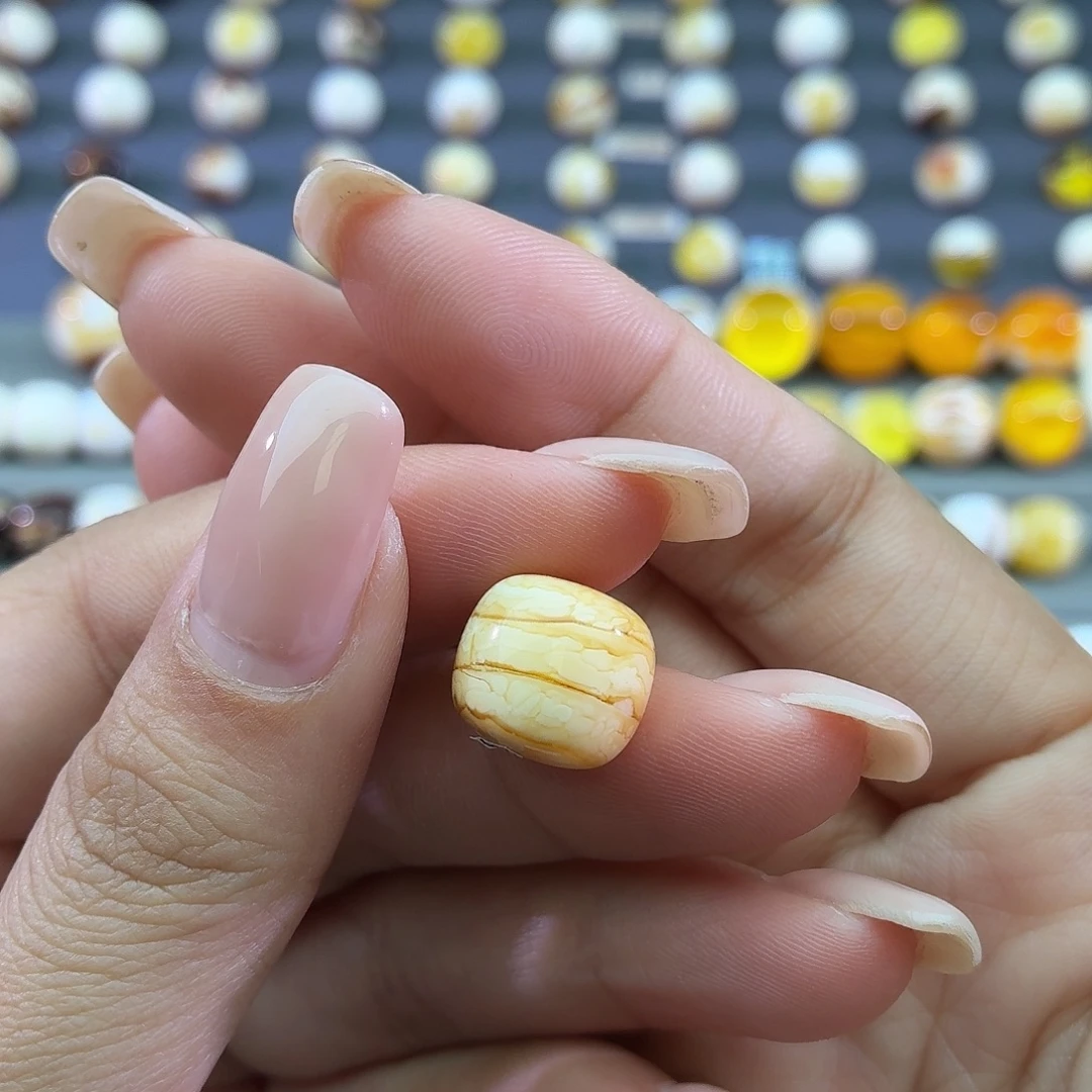 琥珀未镶嵌裸石13