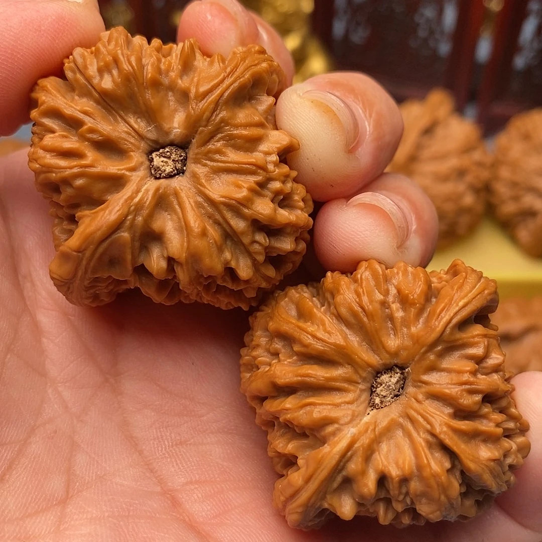 文玩核桃把件42全品毕业三角南疆