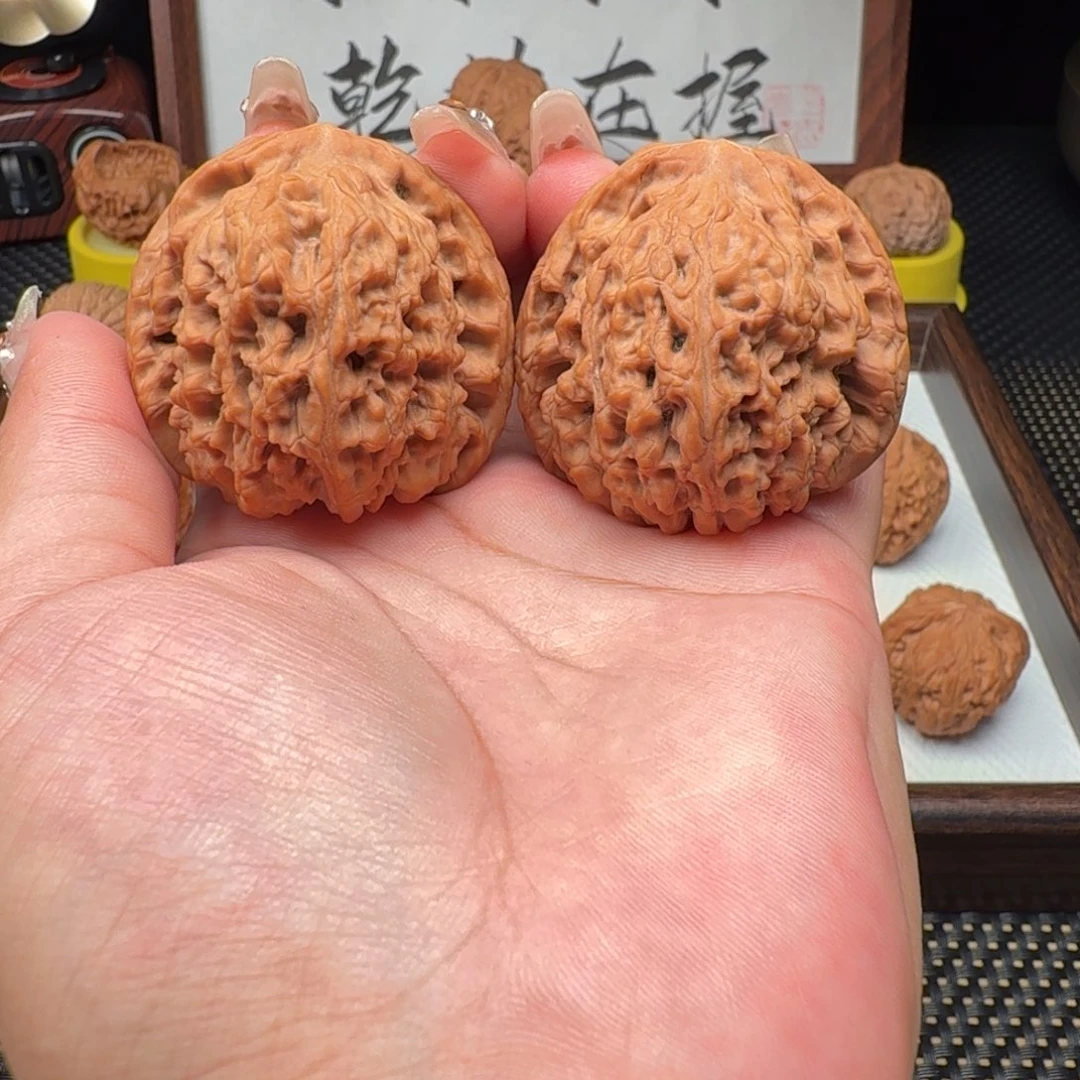 三***.文玩核桃吊坠全品无修白茬44尺53克