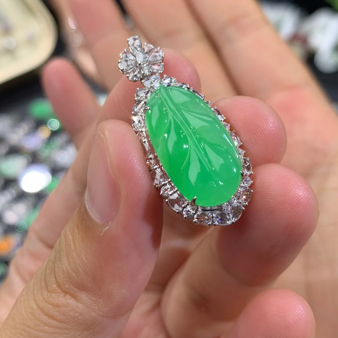 翡翠18K金镶嵌吊坠(不含链)绿叶子