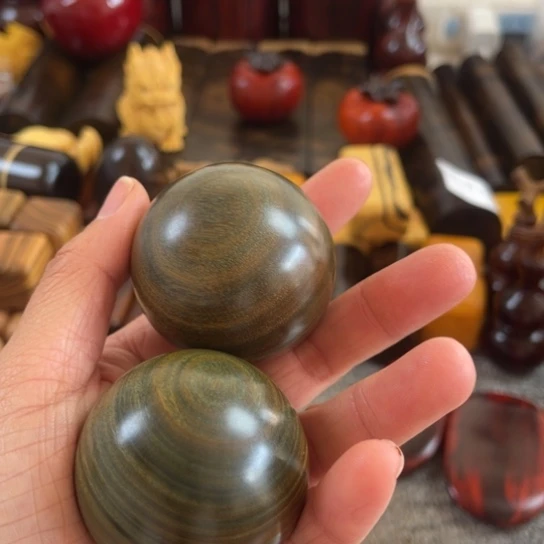 大叶紫檀（黑酸枝木类）