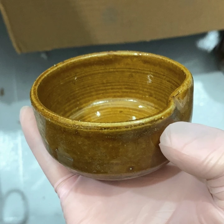 瓷片五厂黄金釉握口盏微瑕疵