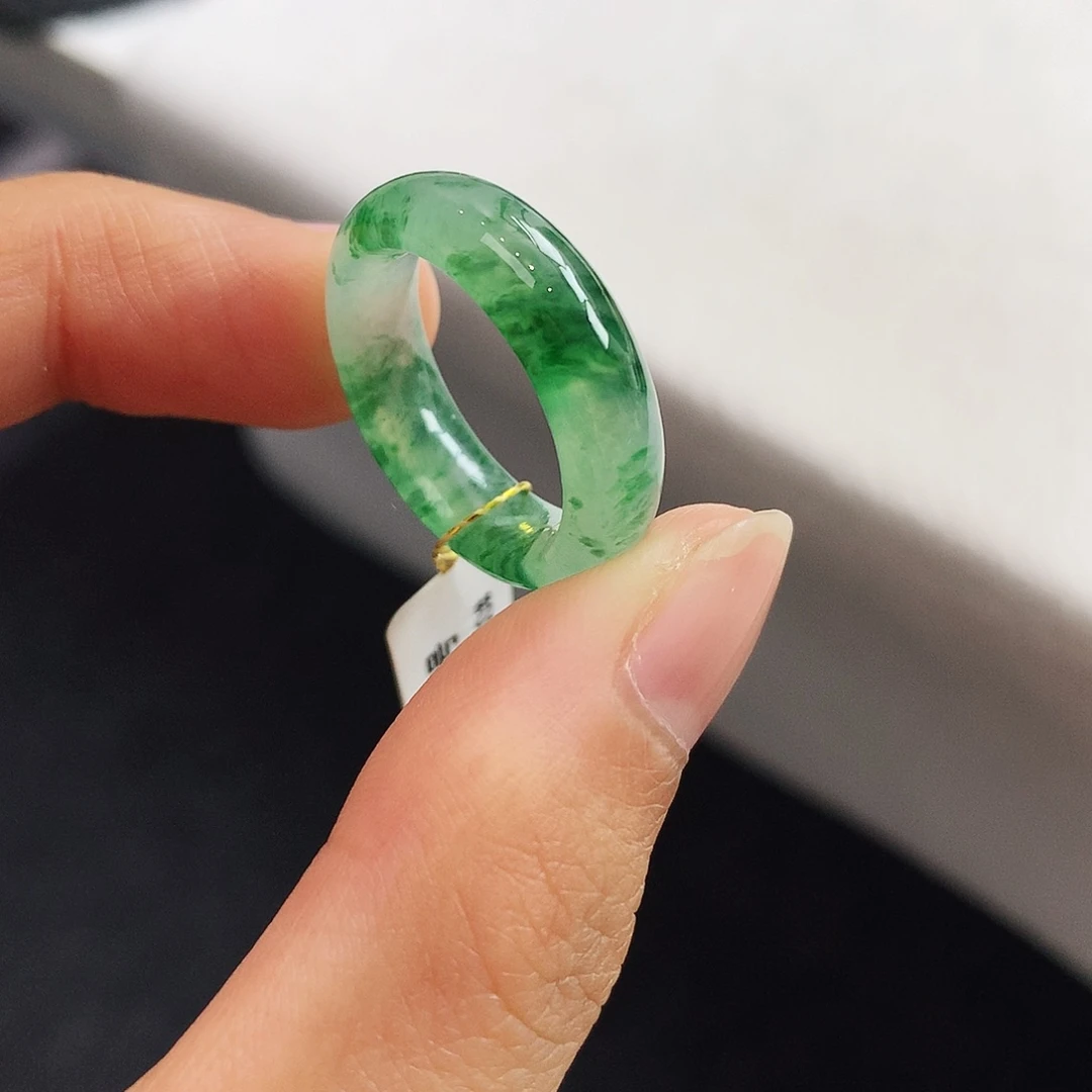 梨***酒翡翠未镶嵌戒指14号