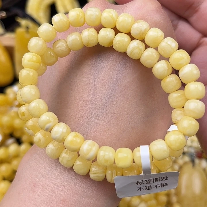 琥珀未镶嵌颈饰琥珀，多样性发其一