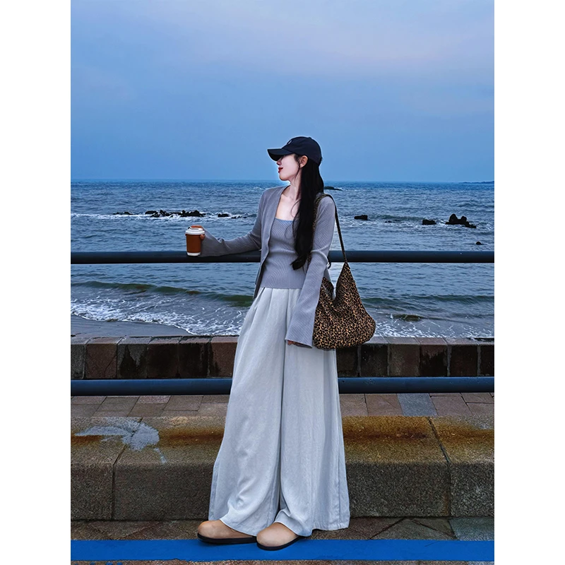 初秋穿搭一整套挂脖背心外搭针织开衫女装气质宽松休闲长裤三件套
