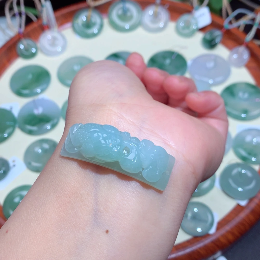 翡翠未镶嵌颈饰翡翠吊坠46