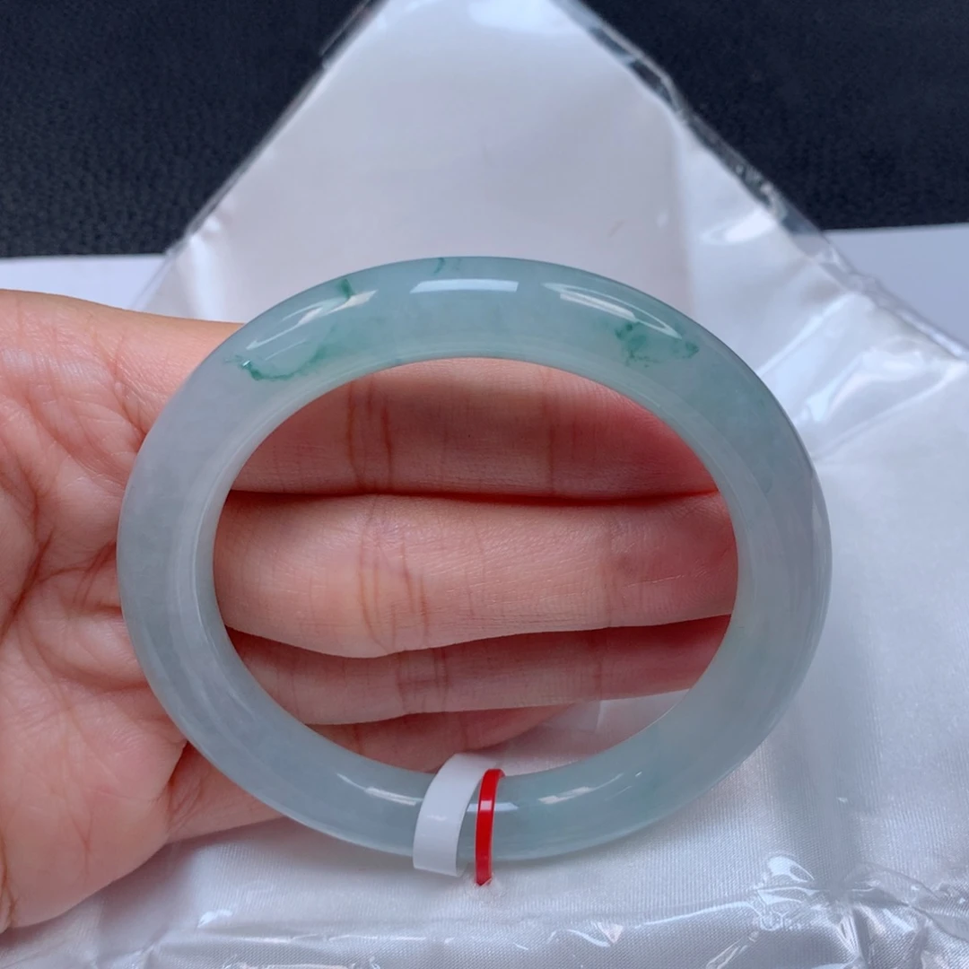 翡翠手镯未镶嵌天然