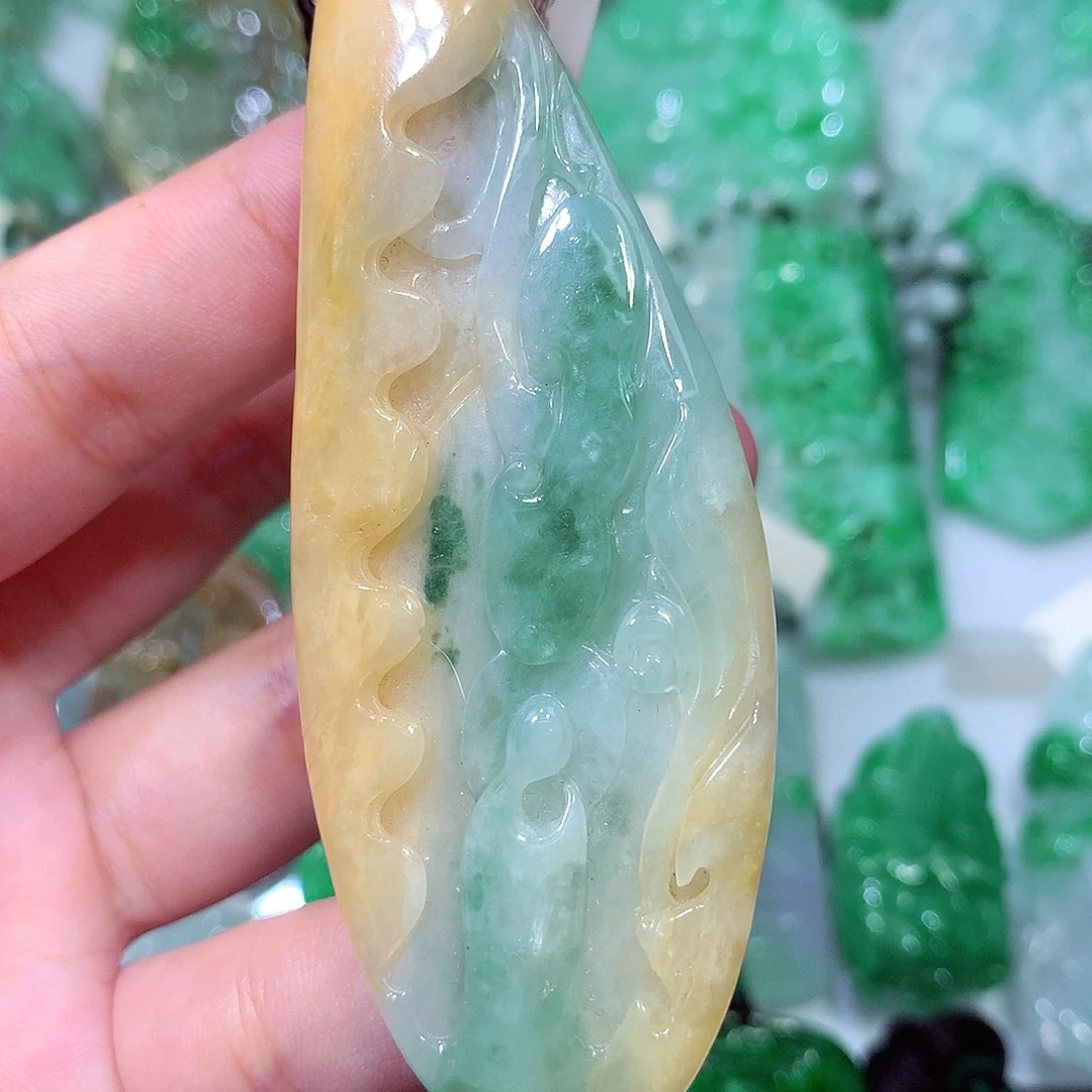 吊坠(不含链)未镶嵌翡翠