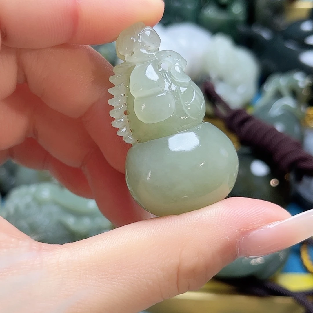 和田玉耳饰未镶嵌