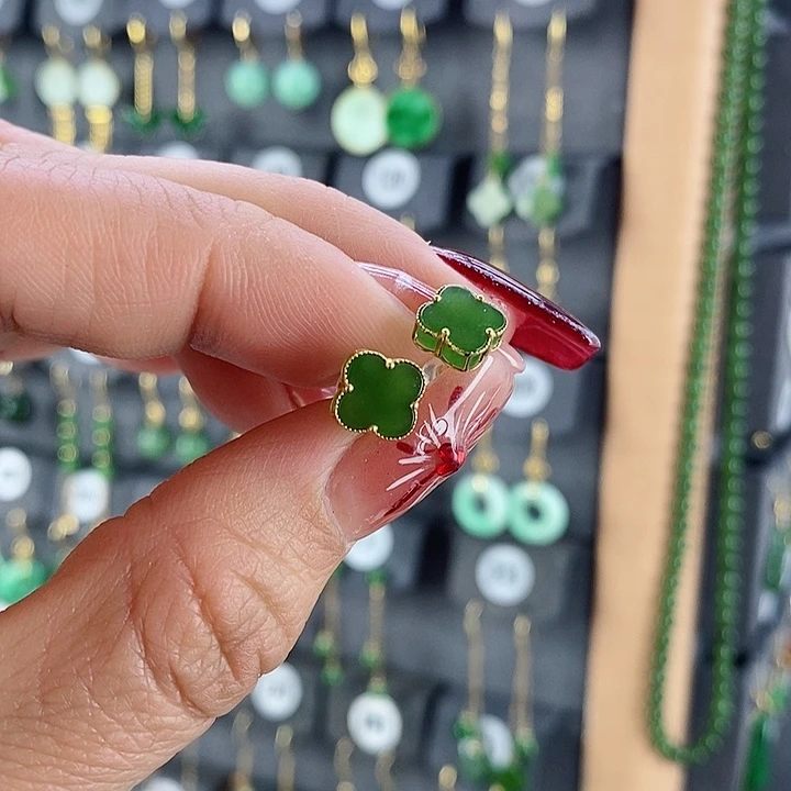 和田玉耳饰18K金镶嵌