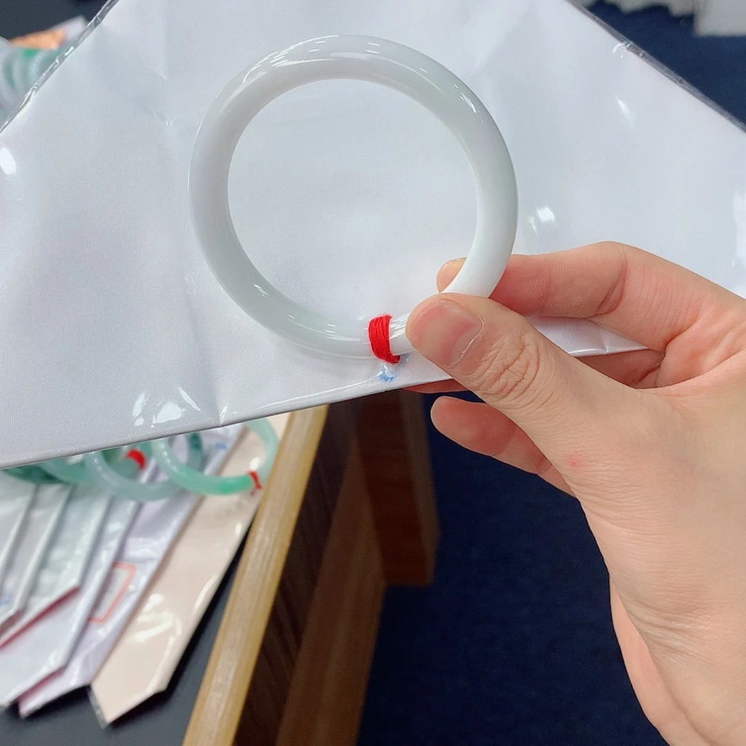 翡翠手镯未镶嵌买断