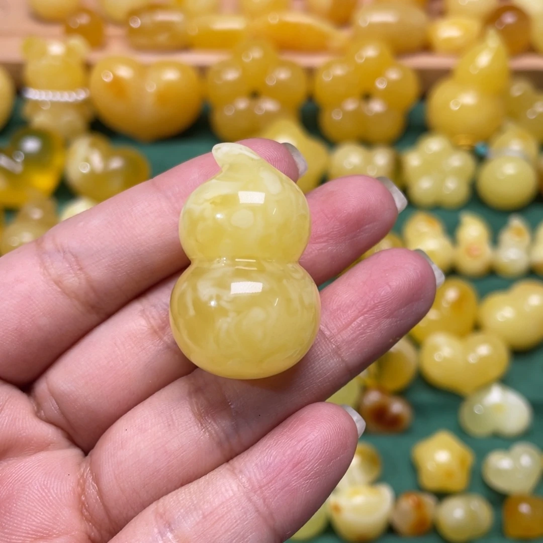 ****蛋琥珀未镶嵌珠宝奇石
