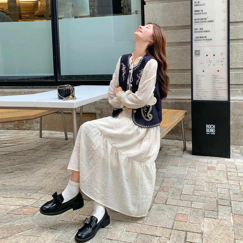 复古文艺刺绣马甲连衣裙2025春秋新款韩系ins风小清新显瘦套装裙