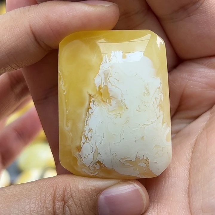 琥珀裸石未镶嵌平安无事牌26.91