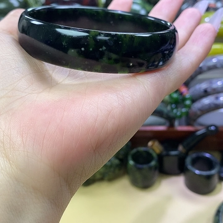 蛇纹石玉未镶嵌手镯1号