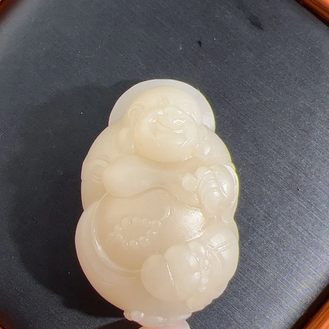 和田玉浓郁藕粉佛公未镶嵌