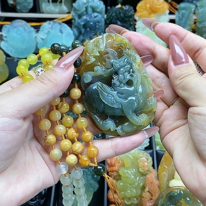 蛇纹石玉颈饰未镶嵌挣*