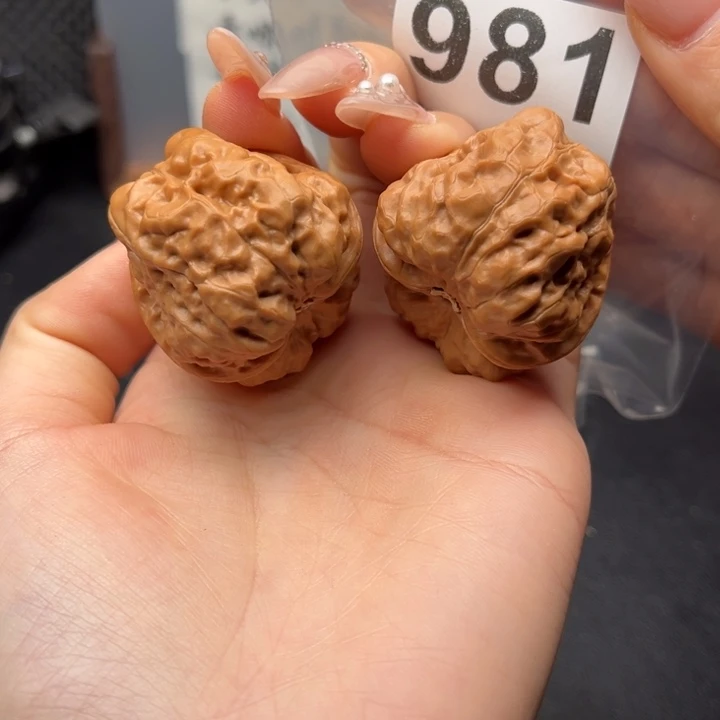 吊坠文玩核桃三角37/40/36