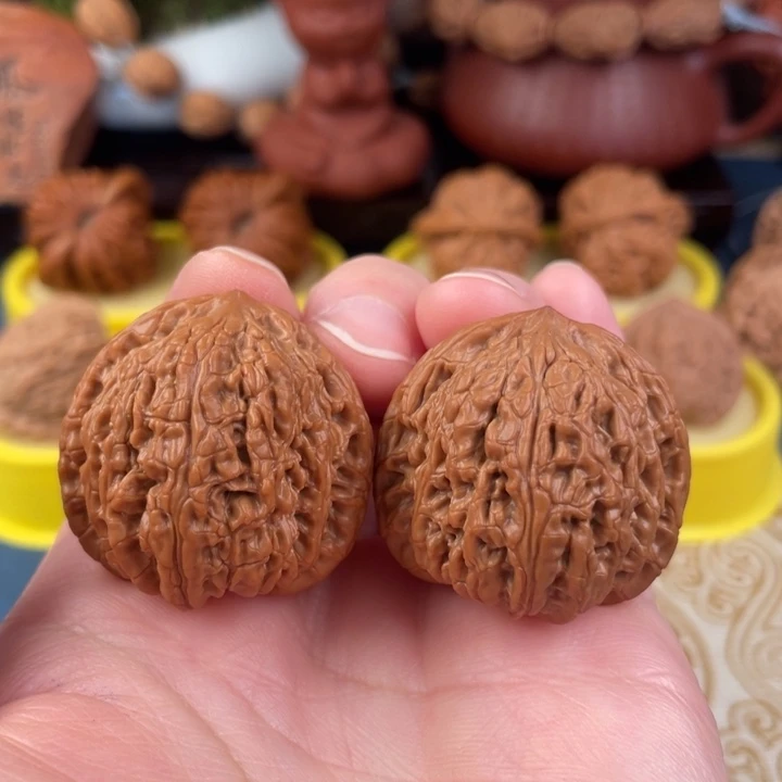 吊坠文玩核桃红宝石35