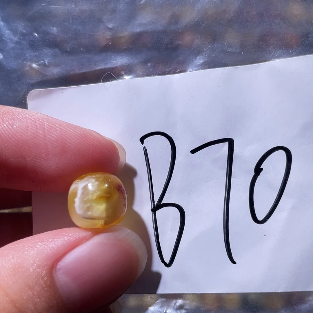 未镶嵌琥珀裸石10.2福利